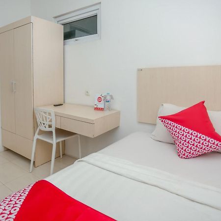 Hotel Oyo 850 Lapan Lapan Banjarmasin  Esterno foto