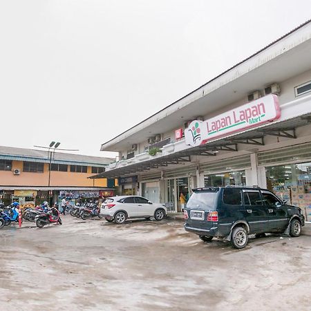 Hotel Oyo 850 Lapan Lapan Banjarmasin  Esterno foto