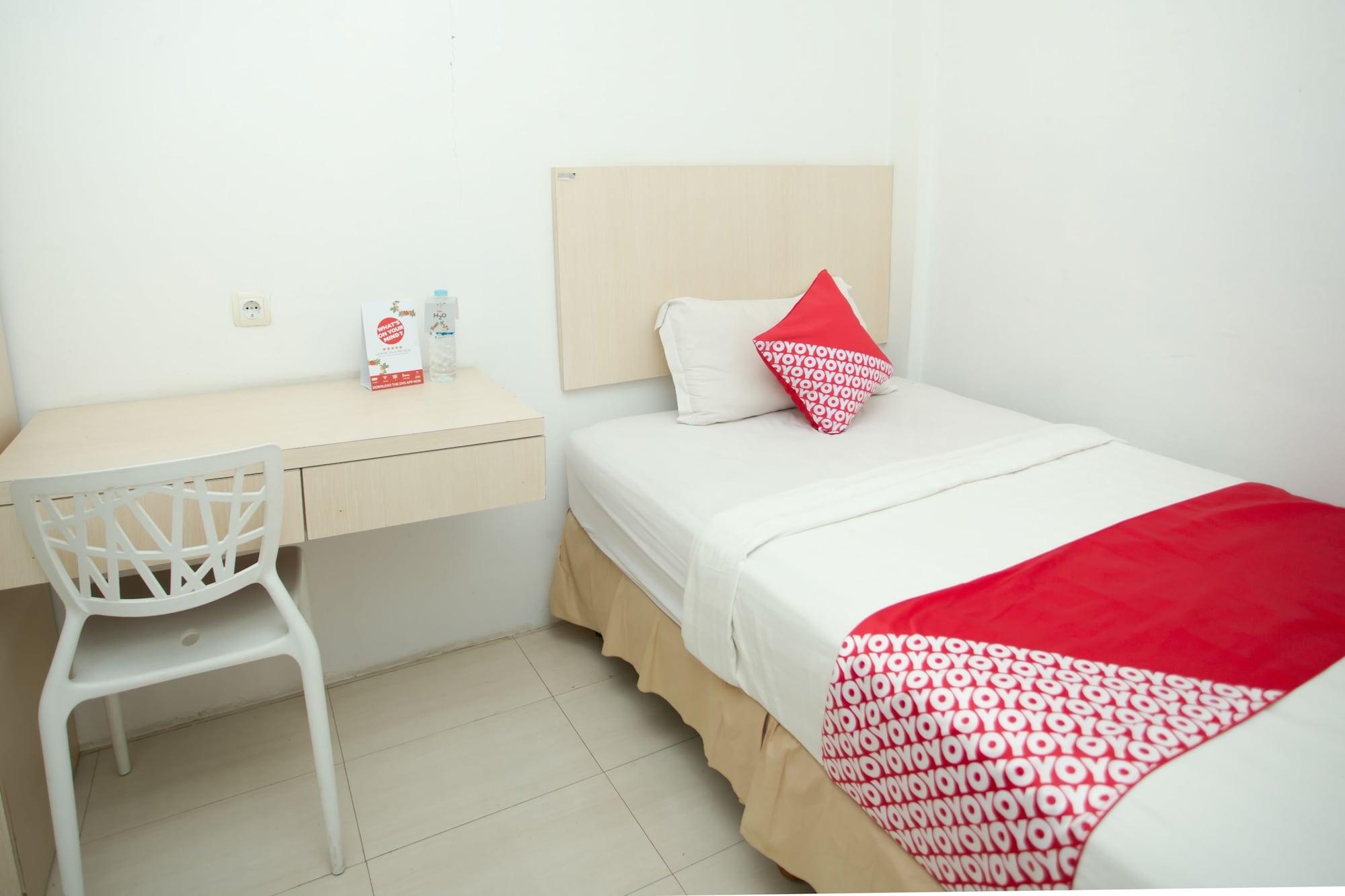 Hotel Oyo 850 Lapan Lapan Banjarmasin  Esterno foto
