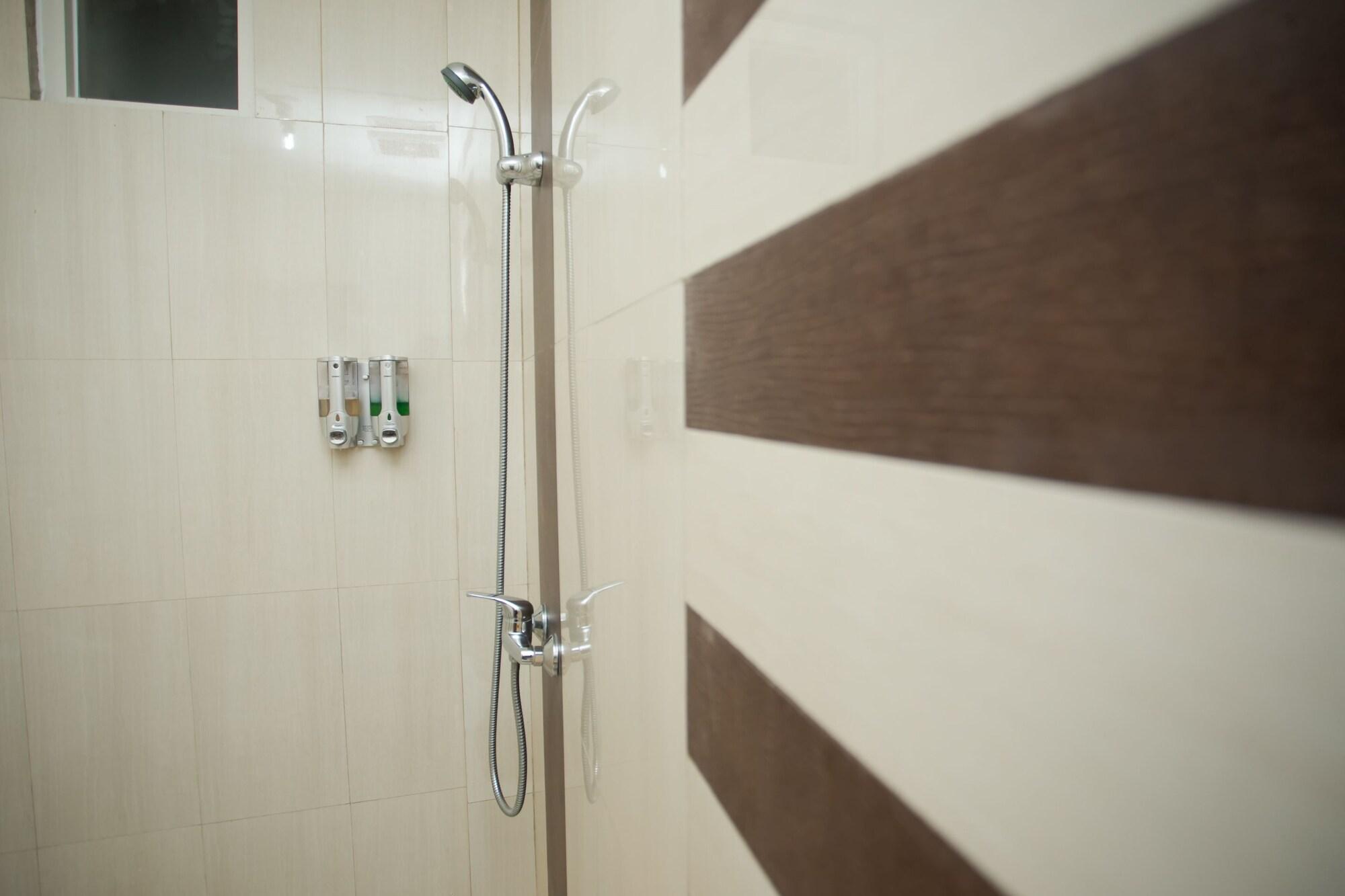 Hotel Oyo 850 Lapan Lapan Banjarmasin  Esterno foto