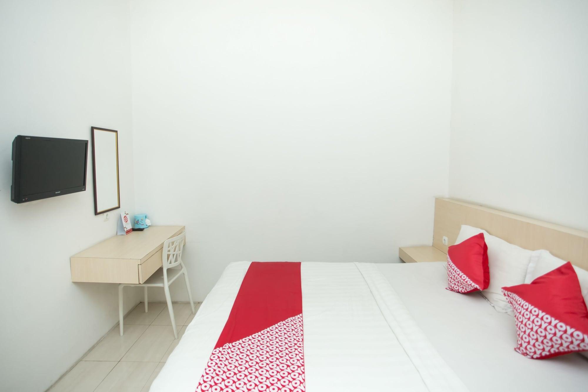Hotel Oyo 850 Lapan Lapan Banjarmasin  Esterno foto