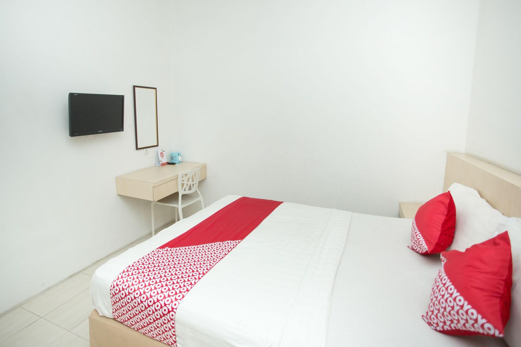 Hotel Oyo 850 Lapan Lapan Banjarmasin  Esterno foto