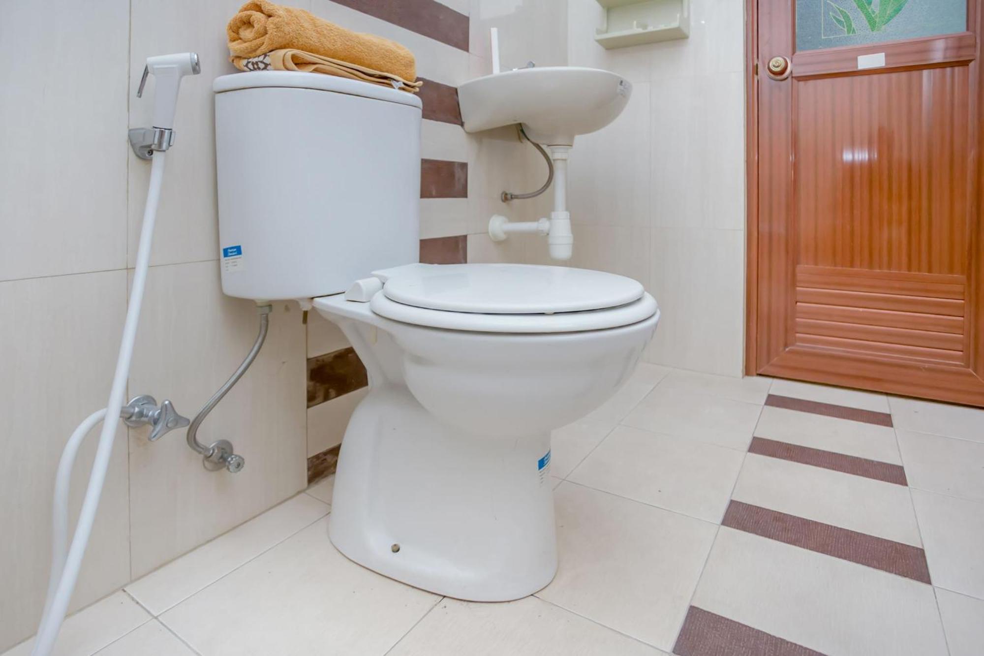 Hotel Oyo 850 Lapan Lapan Banjarmasin  Esterno foto