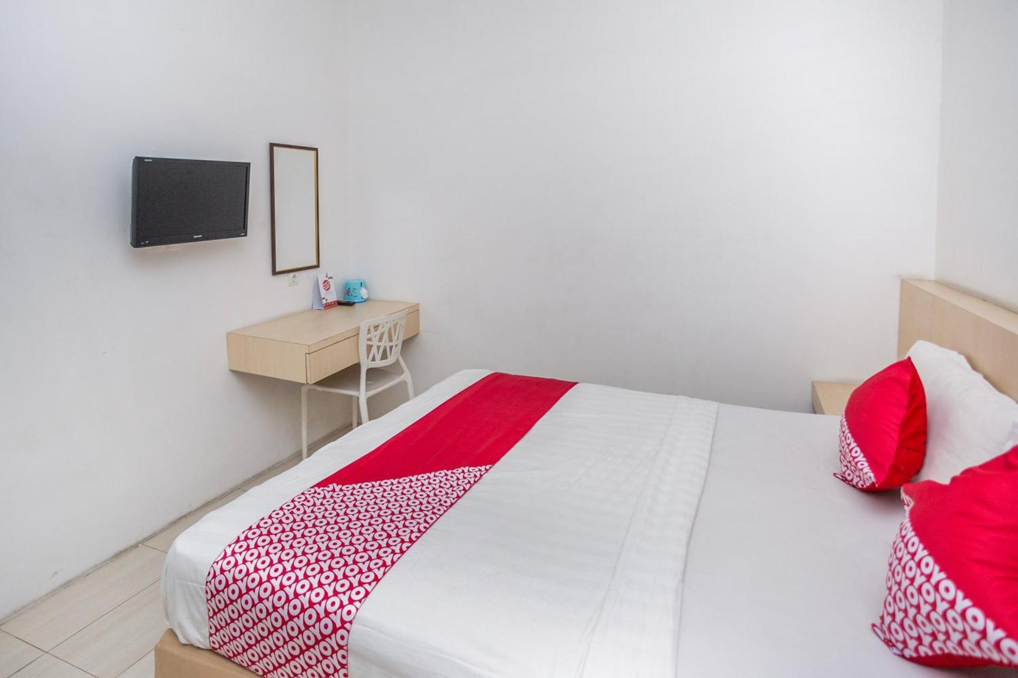 Hotel Oyo 850 Lapan Lapan Banjarmasin  Esterno foto