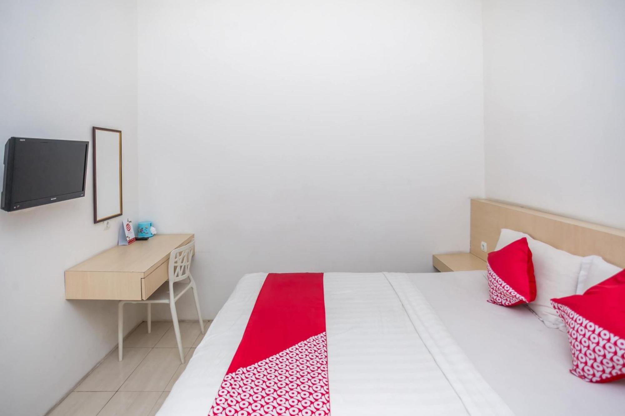 Hotel Oyo 850 Lapan Lapan Banjarmasin  Esterno foto